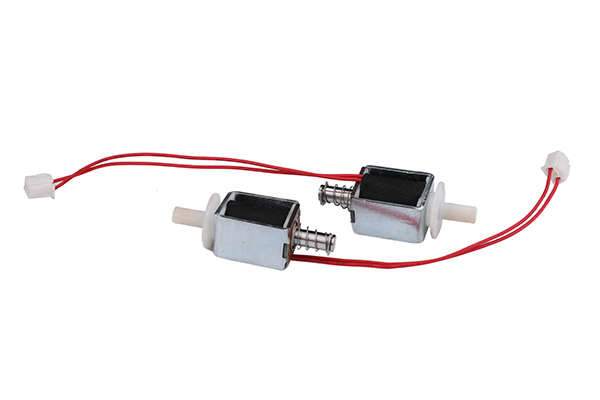 Electromagnetic valve for baking machine